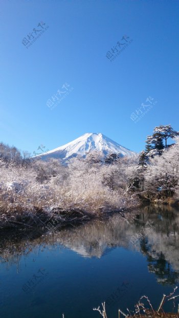高清冬季富士山图片