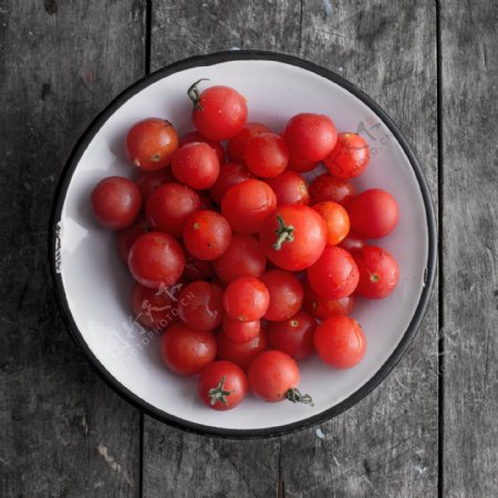 碗里的西红柿图片