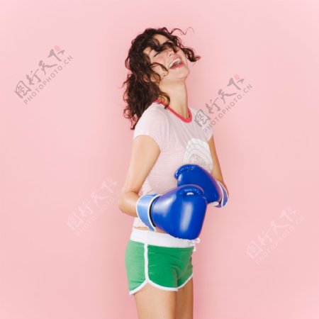 拳击健身的性感美女图片