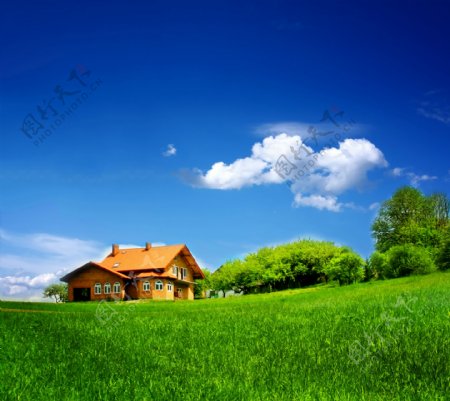 草原上的房子图片