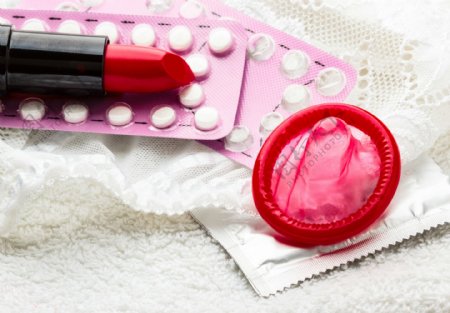 避孕用品和口红