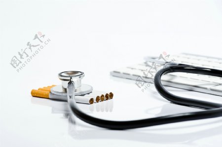 香烟与听诊器图片