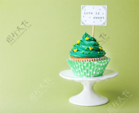 绿色奶油蛋糕图片