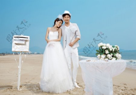时尚海边婚纱摄影图片