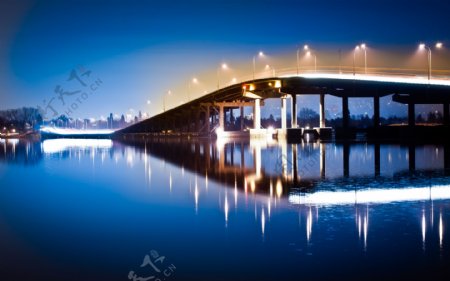 江滨夜景意境图片素材