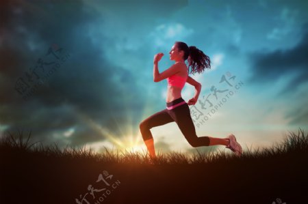 跑步健身的女人图片