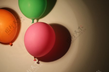 装饰彩气球图片
