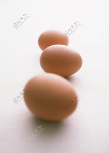 三个鸡蛋图片