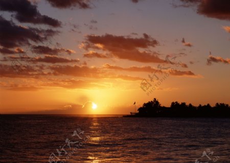 黄昏落日海洋风景图片