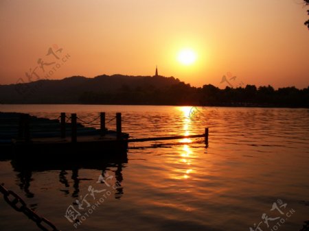 杭州西湖日出图片