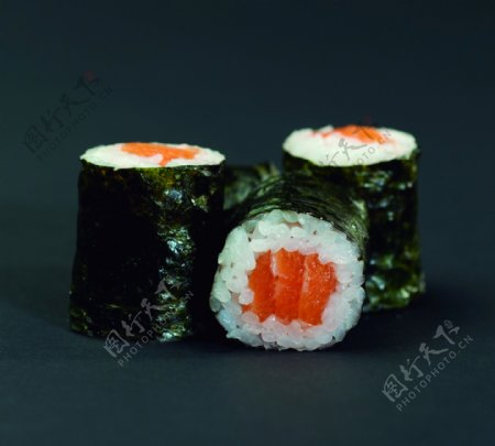 米酒三文鱼寿司图片
