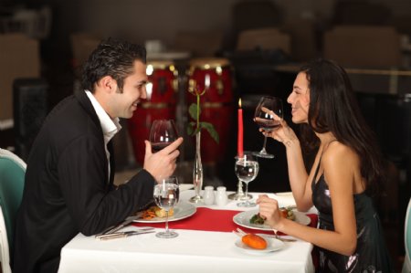 浪漫的约会晚餐图片图片