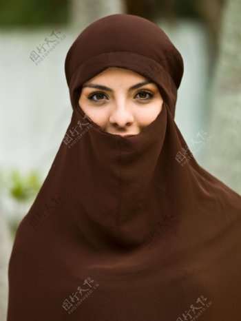 蒙面纱的阿拉伯美女图片