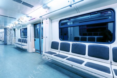 地铁列车内的座椅图片