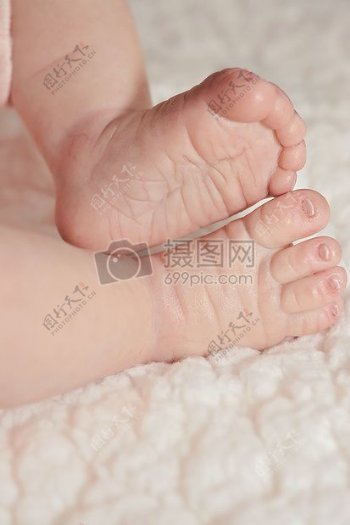婴儿的小脚丫