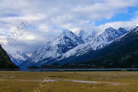 西藏昌都然乌湖风景