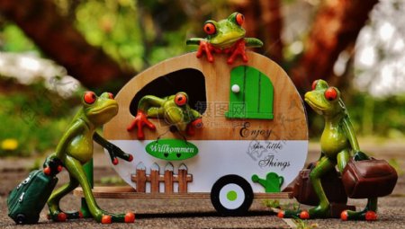 青蛙卡通车玩具