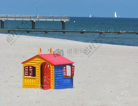 沙滩上的小屋