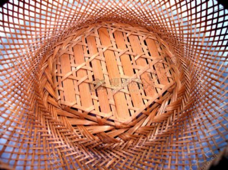 竹子编织的竹筐