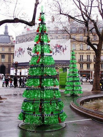 巴黎的废物圣诞树