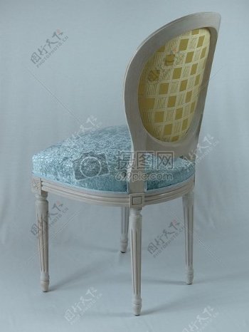 白色木制椅子