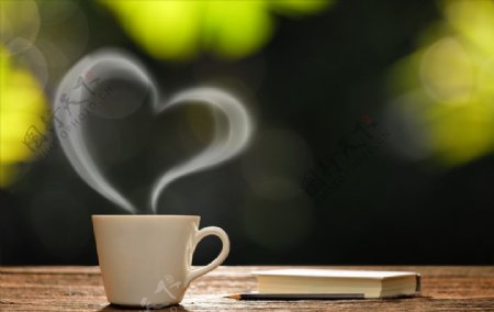 心形符号蒸氣茶杯