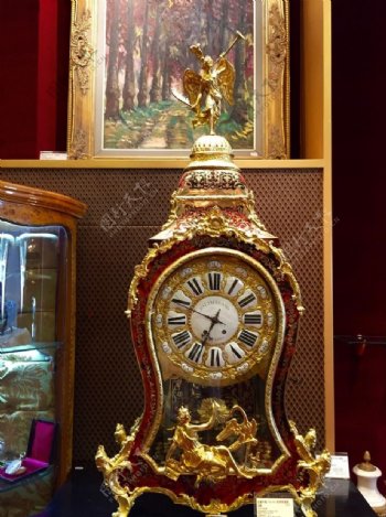 金色欧式机械钟表