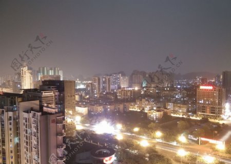 城市繁荣的夜景