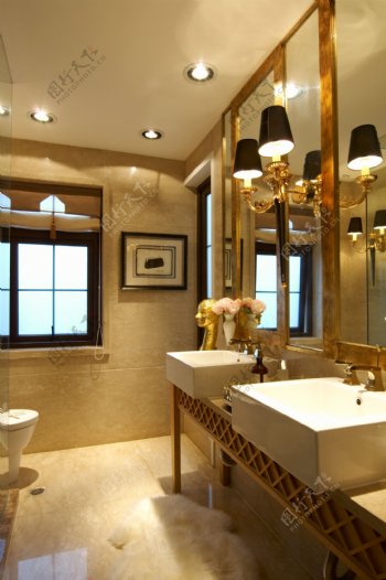 欧式室内厕所卫生间洗手盆玻璃射灯装修