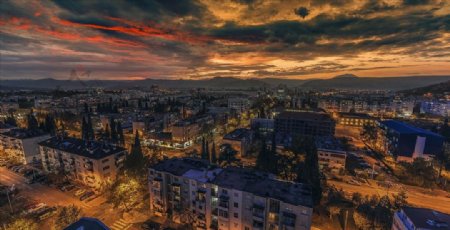 黑山共和国房屋傍晚天空