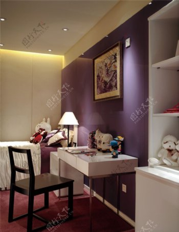 现代时尚卧室紫色背景墙室内装修效果图