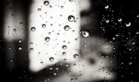 下雨天玻璃