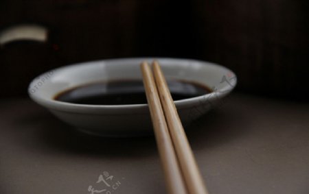 筷子碟子碗筷