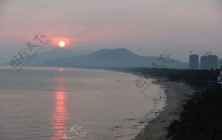 黄昏下的南中国海
