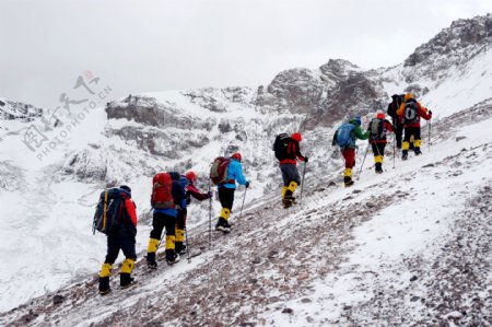 攀登雪山