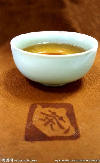 茶杯侧视