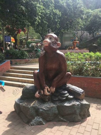 公园雕塑猴子