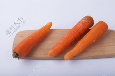 实物图摄影图营养丰富的胡萝卜