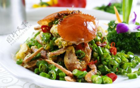 热鲜椒焖肉蟹
