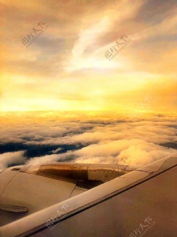飞机夕阳