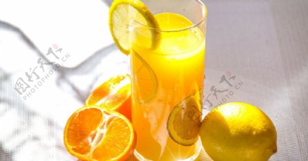 鲜美的橙汁