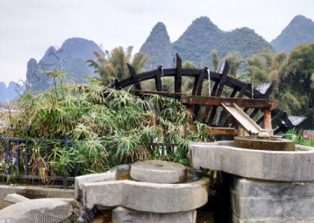 桂林山水水车石磨