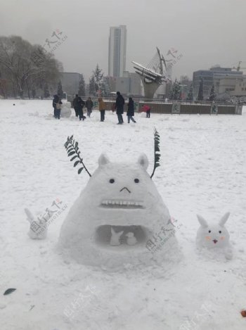 雪人龙猫