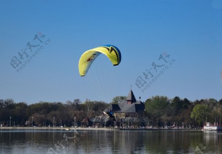 湖降落伞水景观