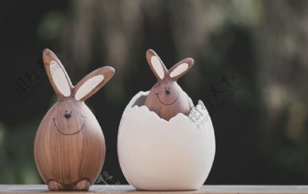 复活节彩蛋兔子