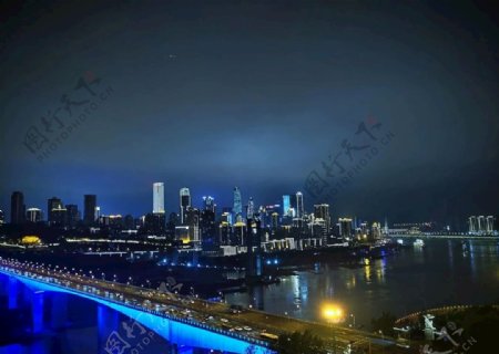 长江大桥夜跑