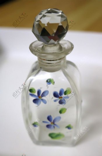 民国时期的古董法国水晶香水瓶