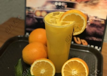 鲜榨橙汁果汁饮品