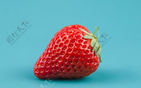 草莓蓝底素材