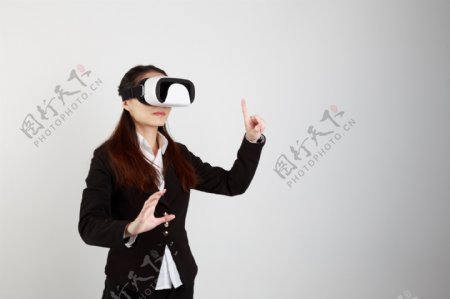 VR眼镜游戏未来科技人物背景